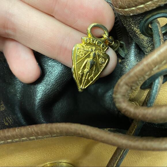 Gucci Vintage Leather Drawstring Bag Equestrian - Picture 9 of 14